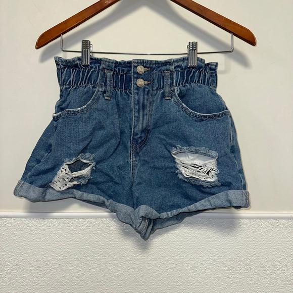 Women's Forever 21 Denim Shorts Size S Light Blue Distressed Elastic Waistband - Picture 5 of 8